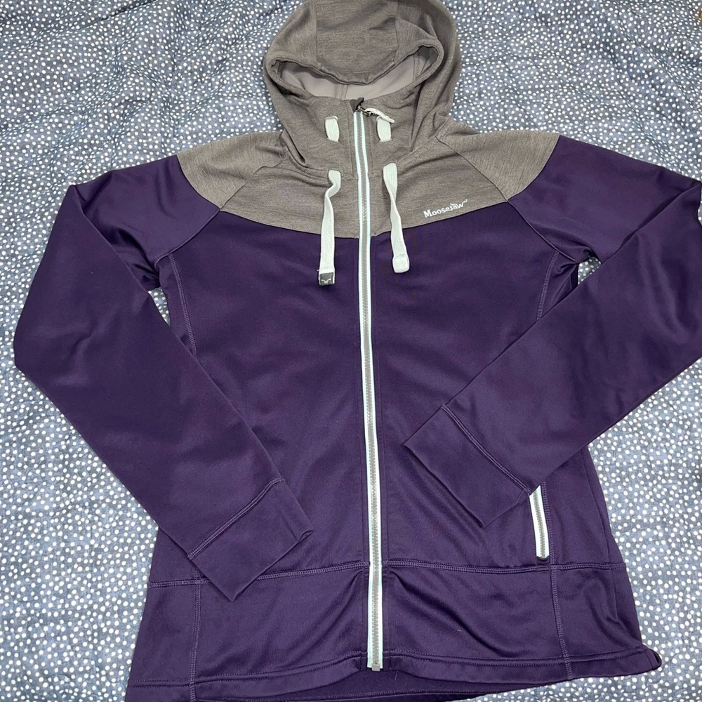 Moosejaw 🫎 fitted full zip hooded jacket  hiking, running, outdoor